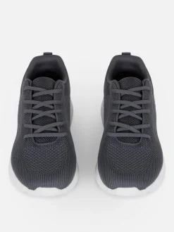 Sznurowane buty sportowe