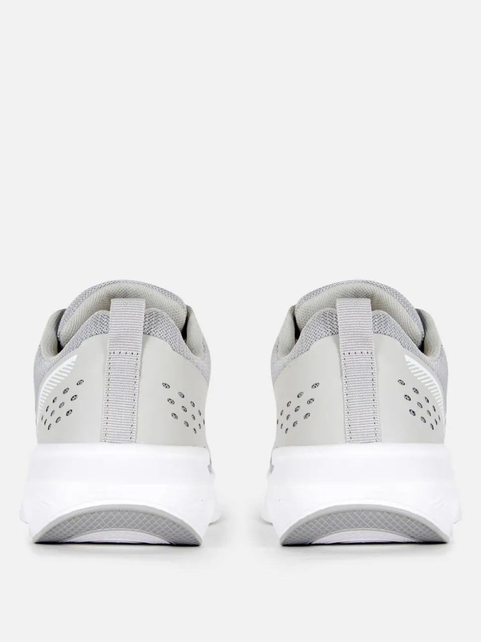 Sznurowane buty sportowe