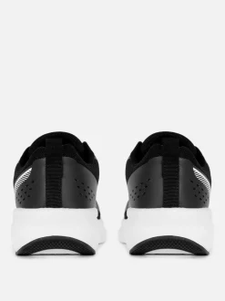 Sznurowane buty sportowe