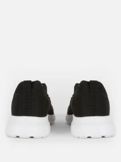 Sznurowane buty sportowe