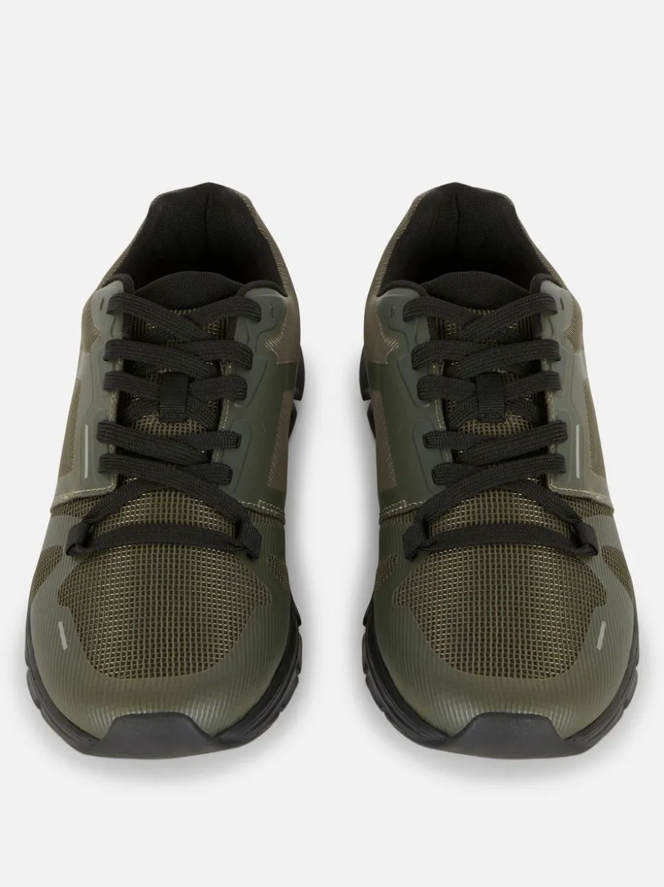 Sznurowane buty sportowe na siłownię