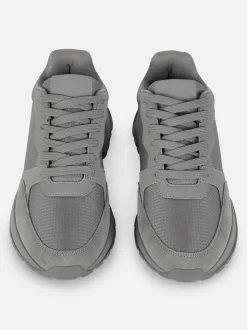 Sznurowane buty sportowe z niską cholewką