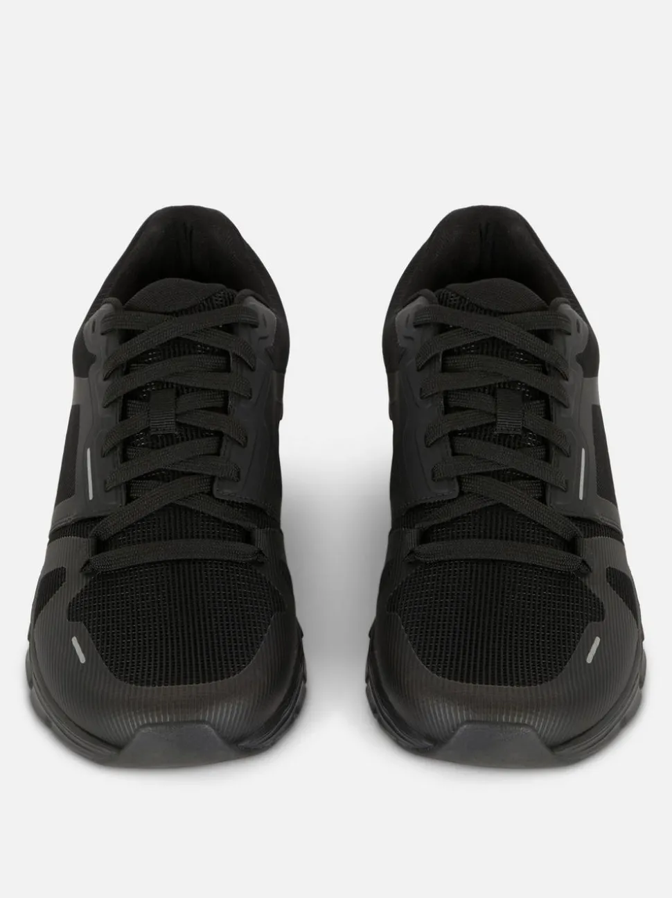 Sznurowane buty sportowe na siłownię