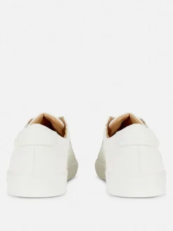 Sznurowane buty sportowe z niską cholewką