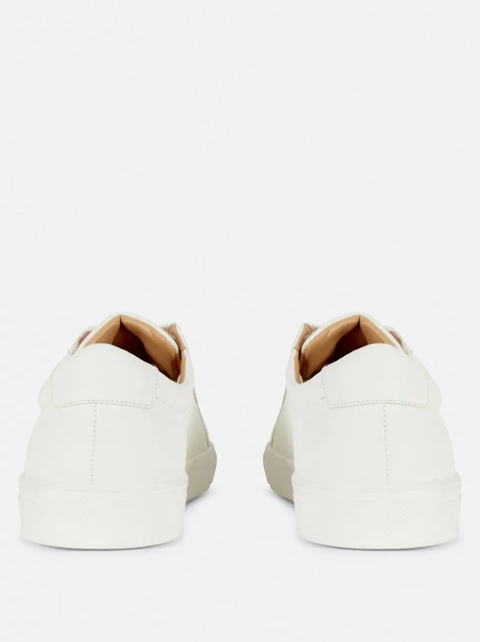 Sznurowane buty sportowe z niską cholewką