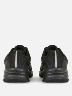 Sznurowane buty sportowe na siłownię