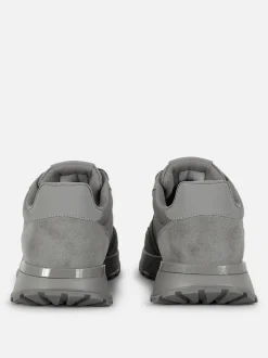 Sznurowane buty sportowe z niską cholewką