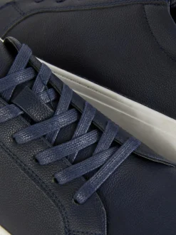 Sznurowane buty sportowe z niską cholewką