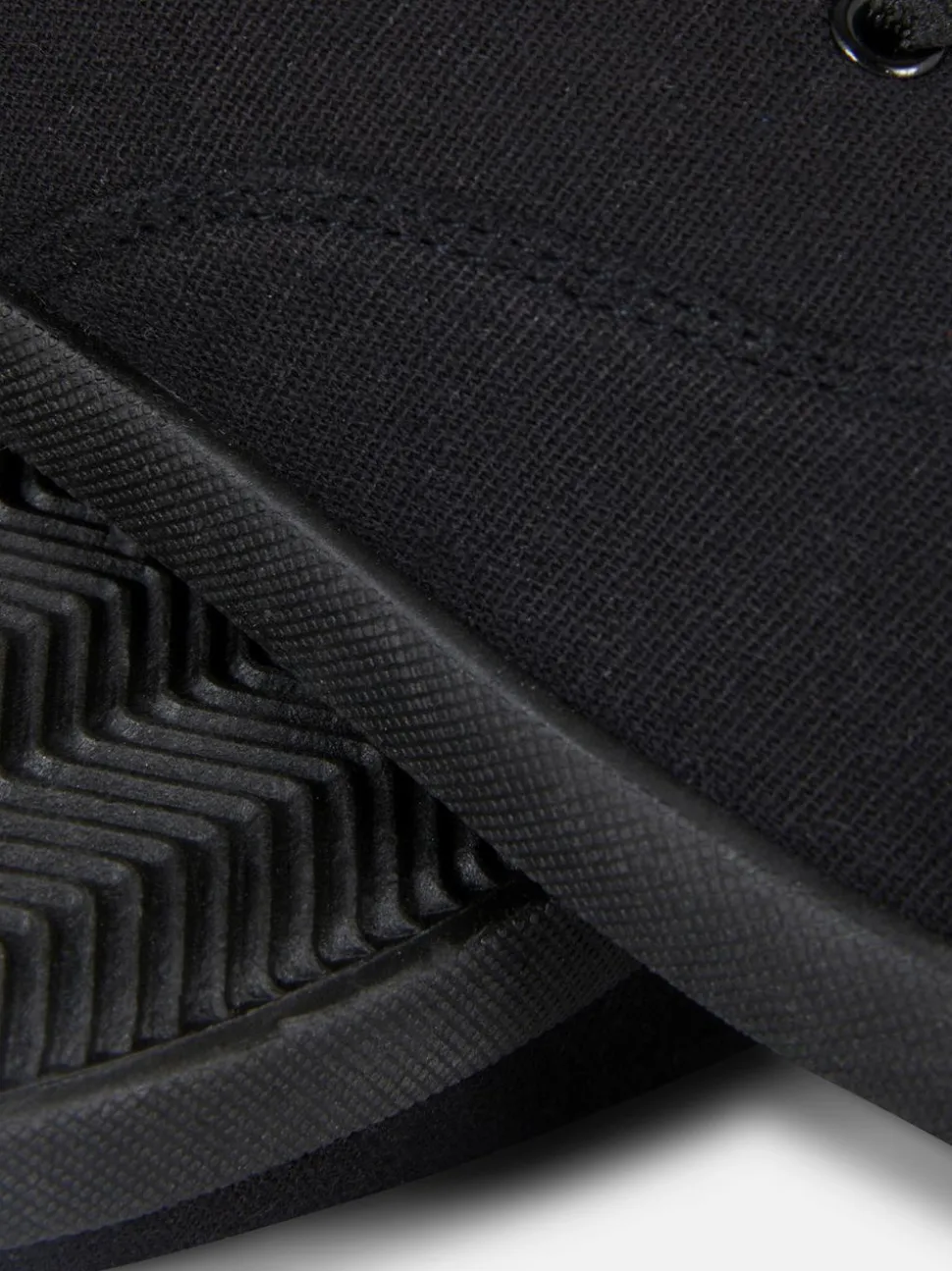 Sznurowane płócienne tenisówki