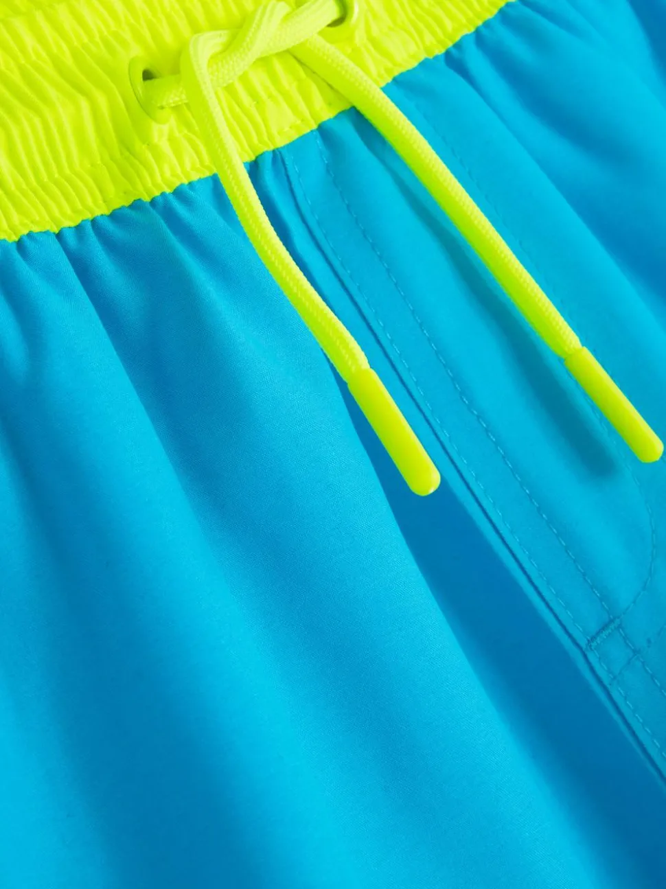 Szorty kąpielowe ze sznurkiem ściągającym