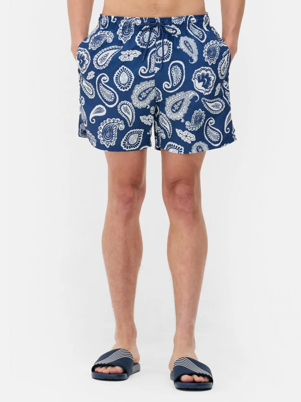 Szorty kąpielowe ze wzorem paisley