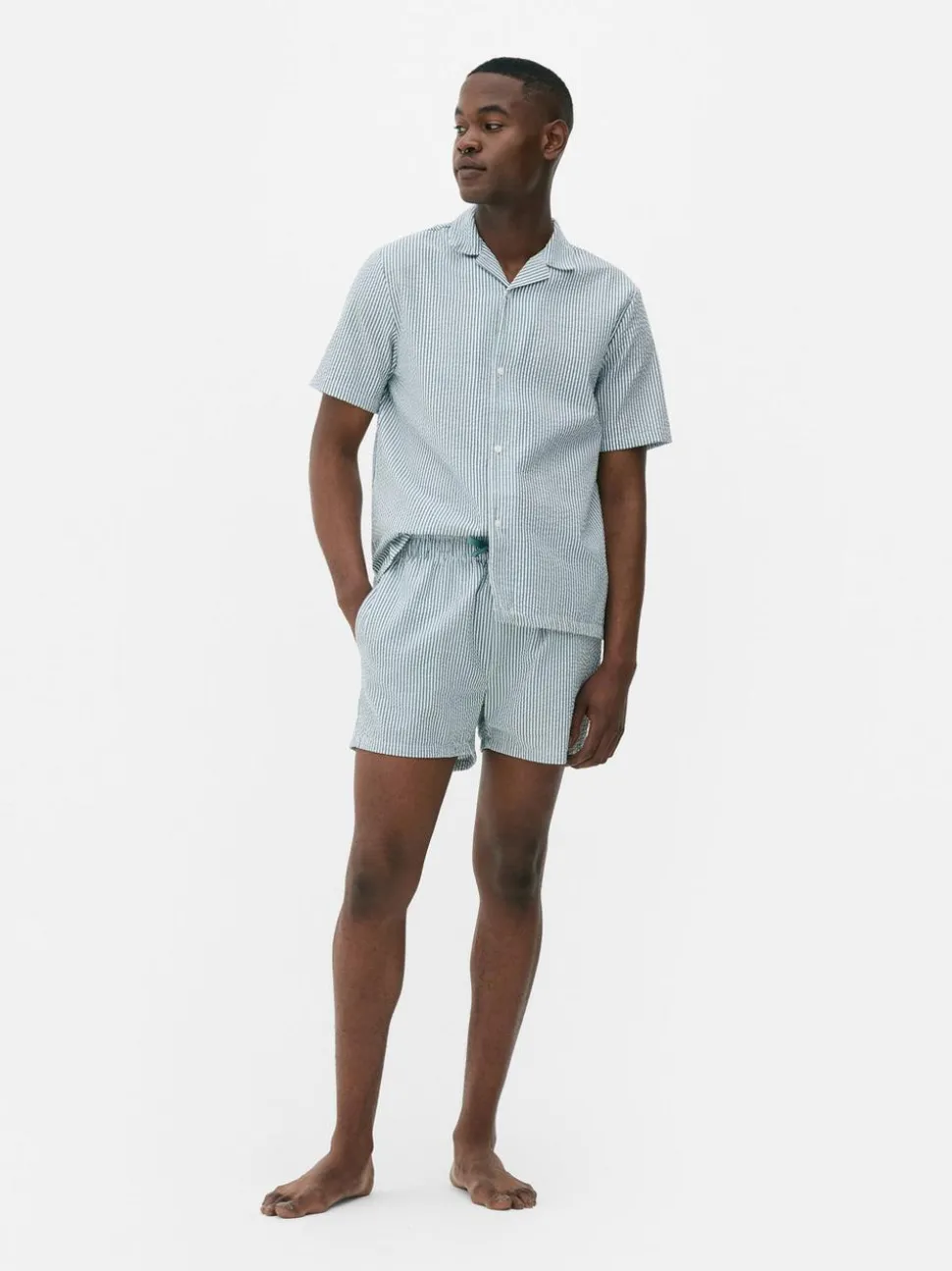 Szorty od piżamy w paski z tkaniny seersucker