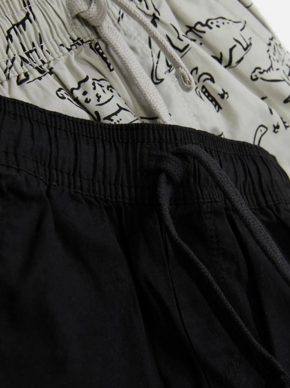 Szorty z tkaniny ściągane sznurkiem, 2 pary