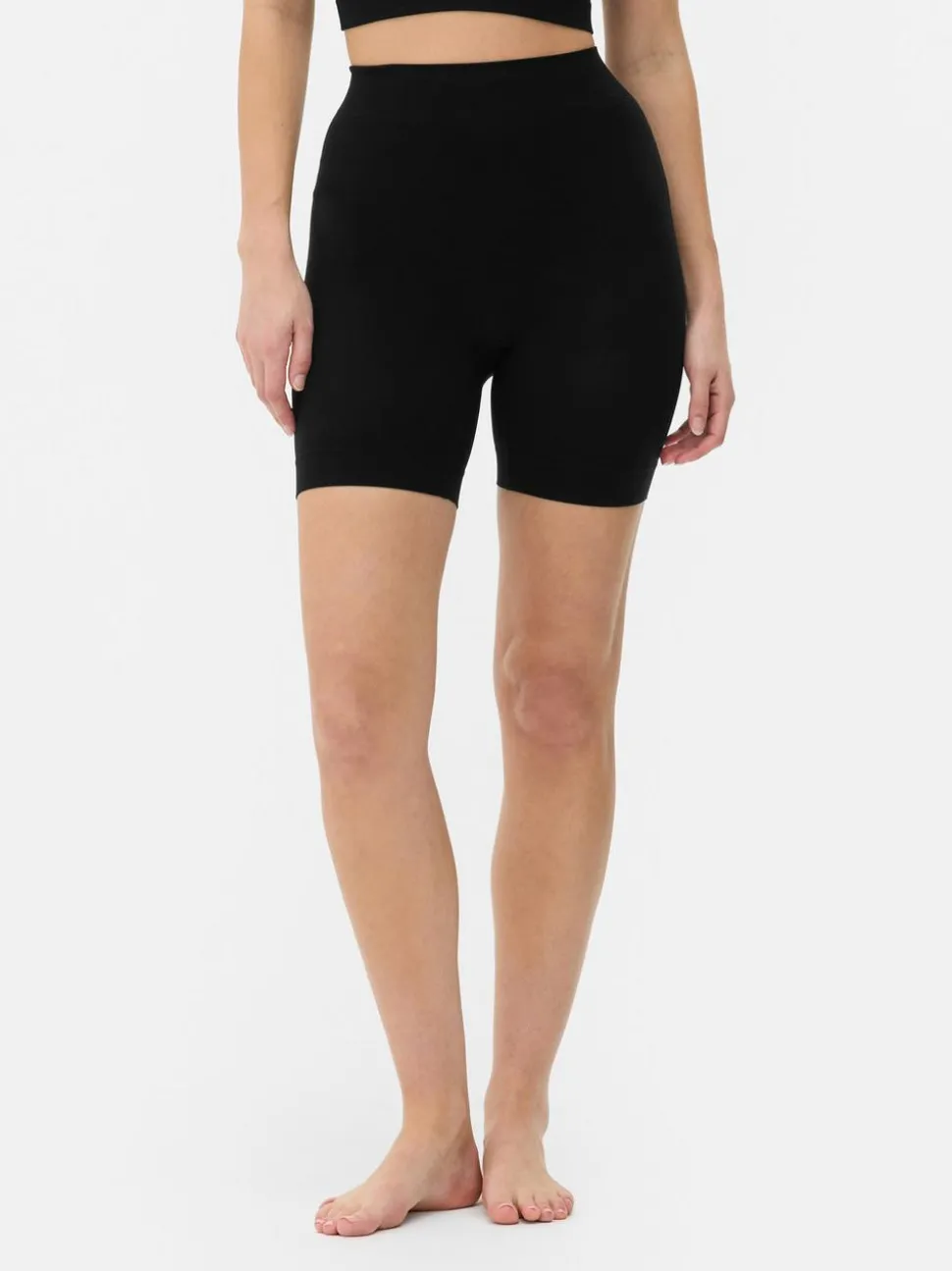 Szorty z wysokim stanem chroniące przed otarciami