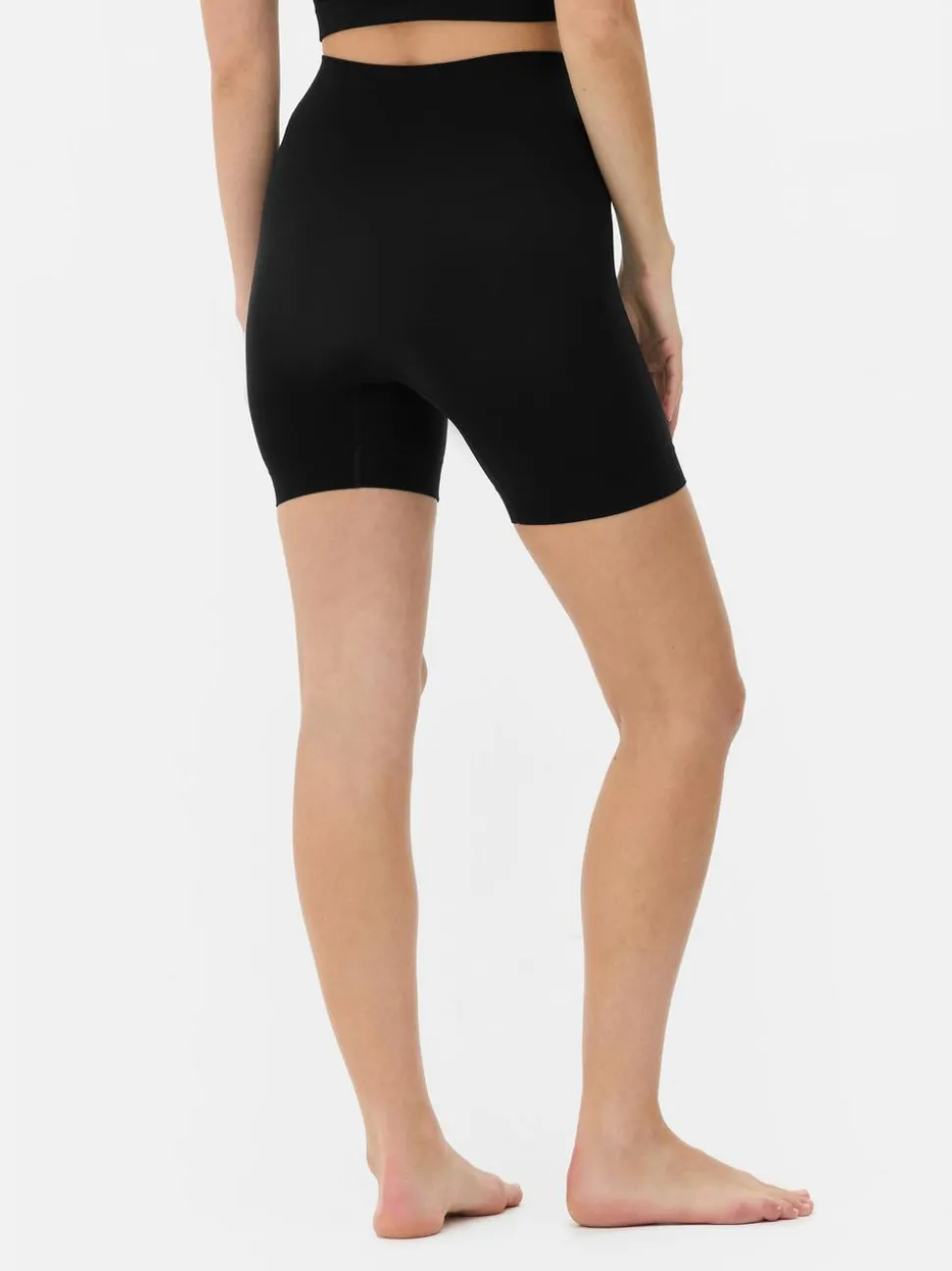 Szorty z wysokim stanem chroniące przed otarciami