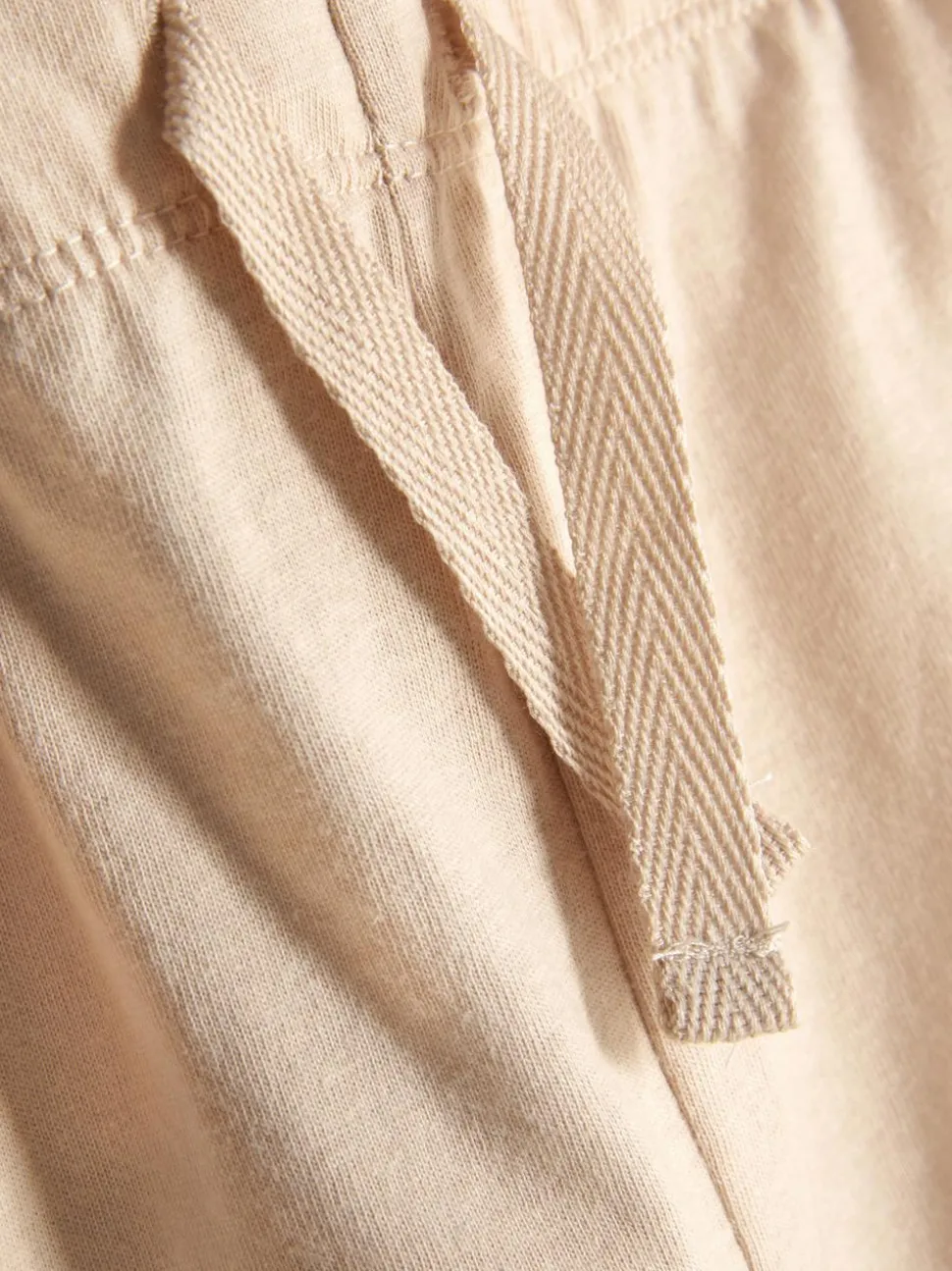 Szorty ze sznurkiem i motywem Myszki Miki Disneya