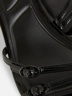 Szpilki z tylnym paskiem i obcasem typu kaczuszka