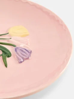 Talerz z wytłoczonym motywem tulipana