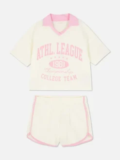 Top i spodenki do biegania w stylu uczelnianym