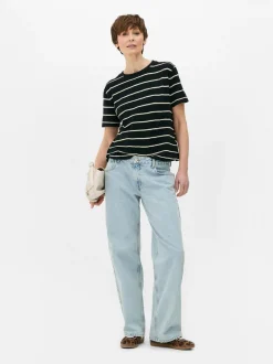 Top z krótkim rękawem i teksturowanymi paskami