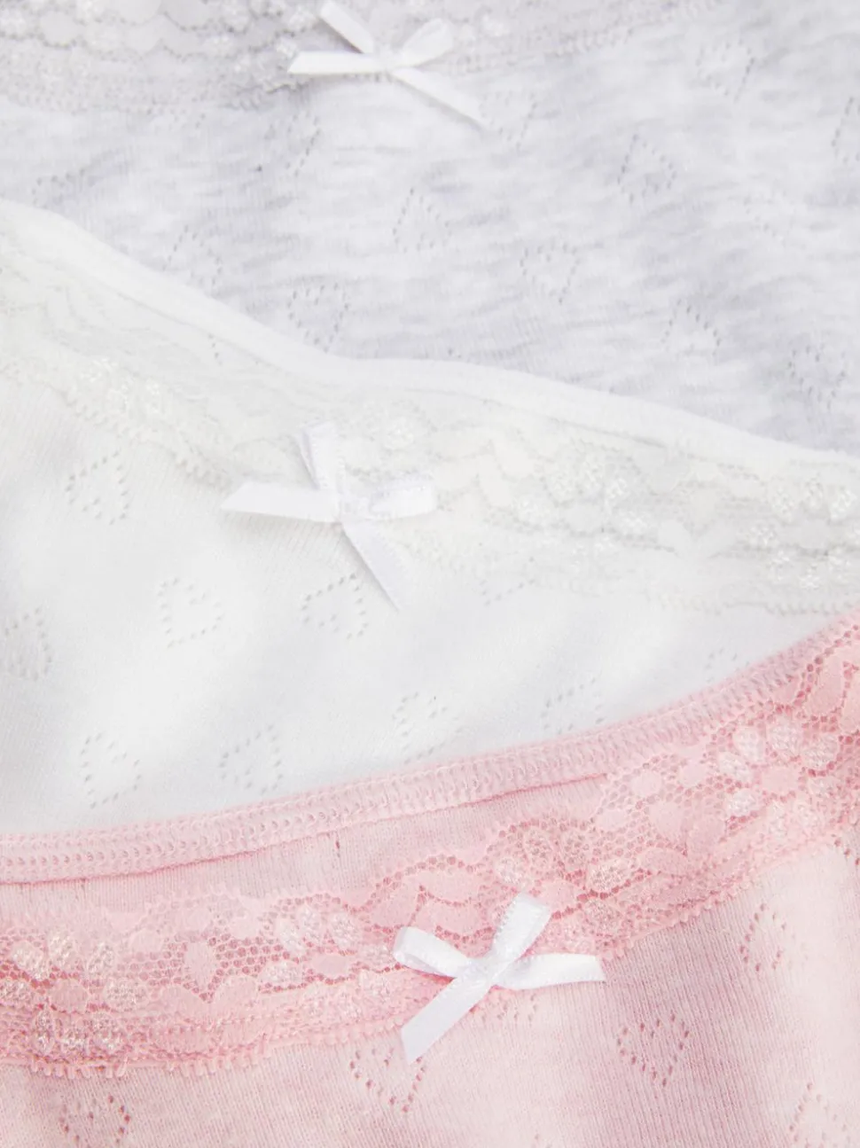 Topy na ramiączkach z ażurowym wzorem, 3 szt.