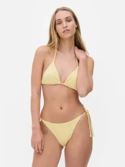 Trójkątna prążkowana góra od bikini