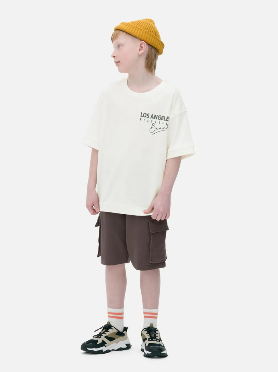 T-shirt i spodenki bojówki z napisem Los Angeles