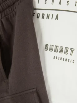 T-shirt i spodenki bojówki z napisem Los Angeles