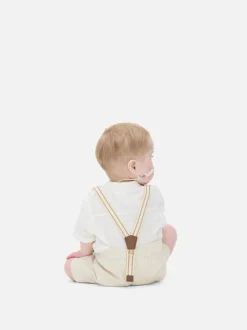 T-shirt i szorty z szelkami, komplet