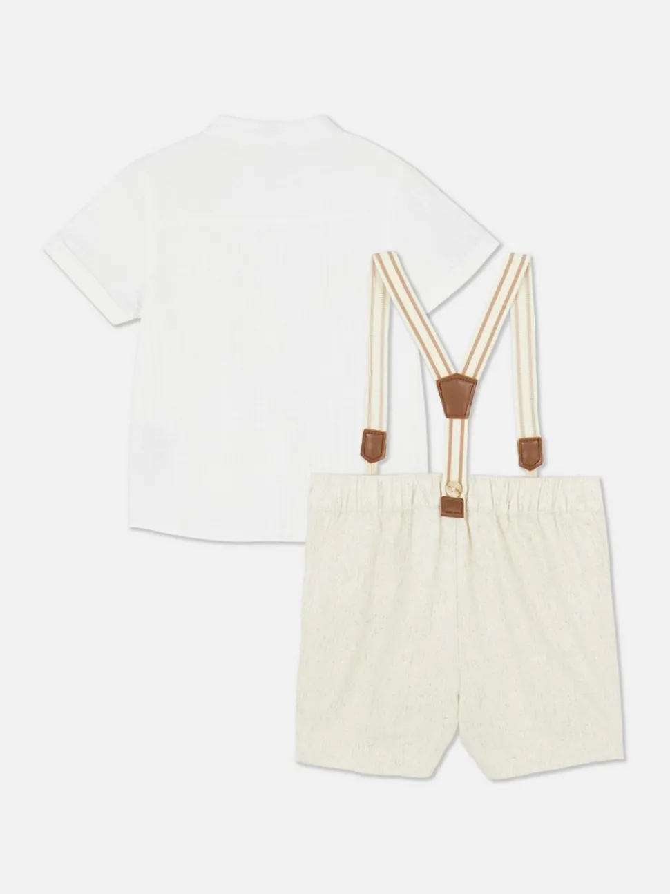 T-shirt i szorty z szelkami, komplet