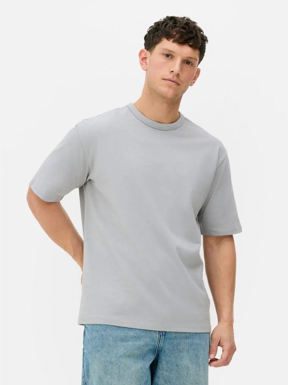 T-shirt o luźnym kroju