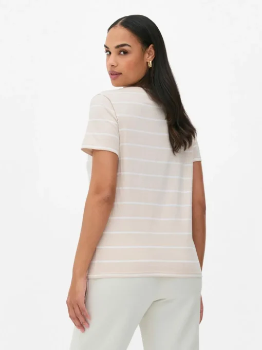 T-shirt w paski z dekoltem w serek
