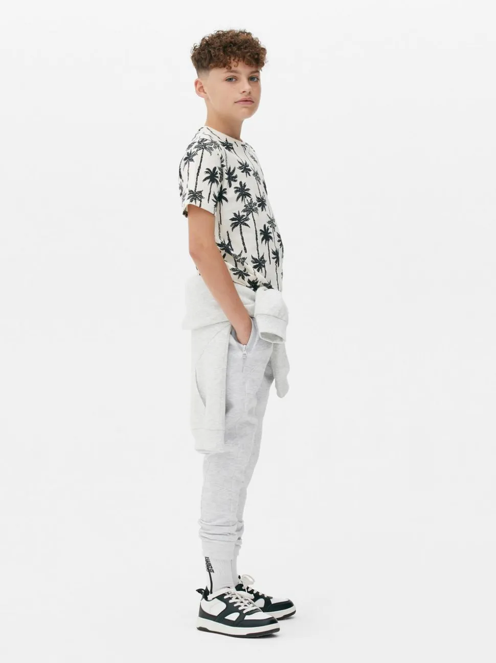 T-shirt z nadrukiem w palmy