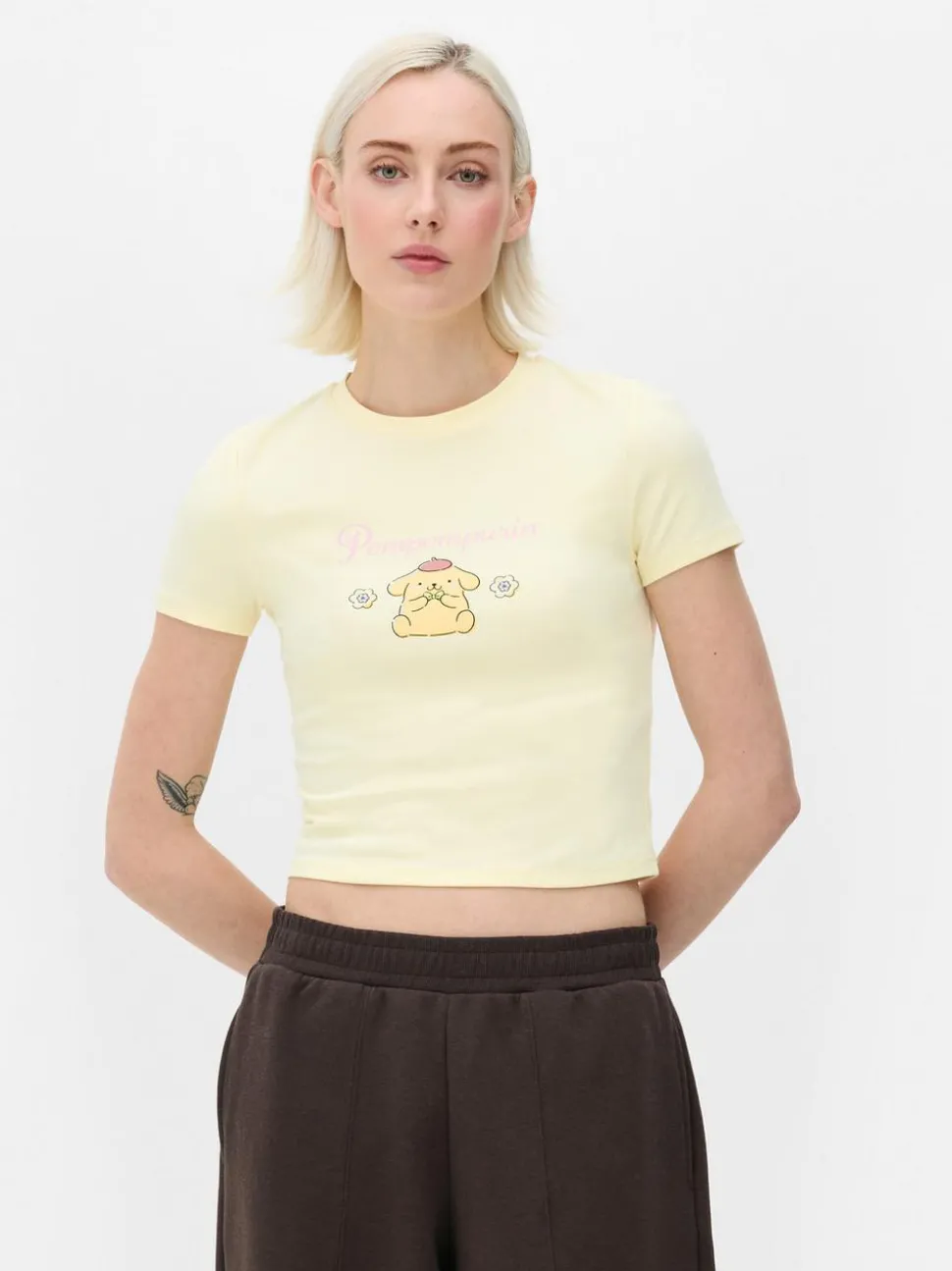 T-shirt z postacią Pompompurina z Hello Kitty