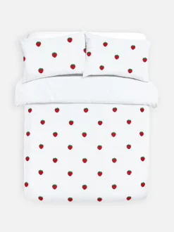 Tuftowana pościel w truskawki w rozmiarze king