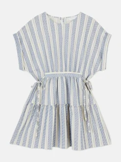 Warstwowa sukienka mini z falbaną