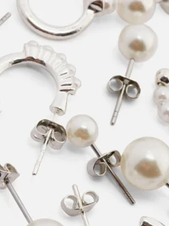 Wielopak kolczyków ze sztucznymi perłami