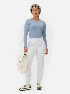 Wąskie spodnie dresowe ściągane sznurkiem