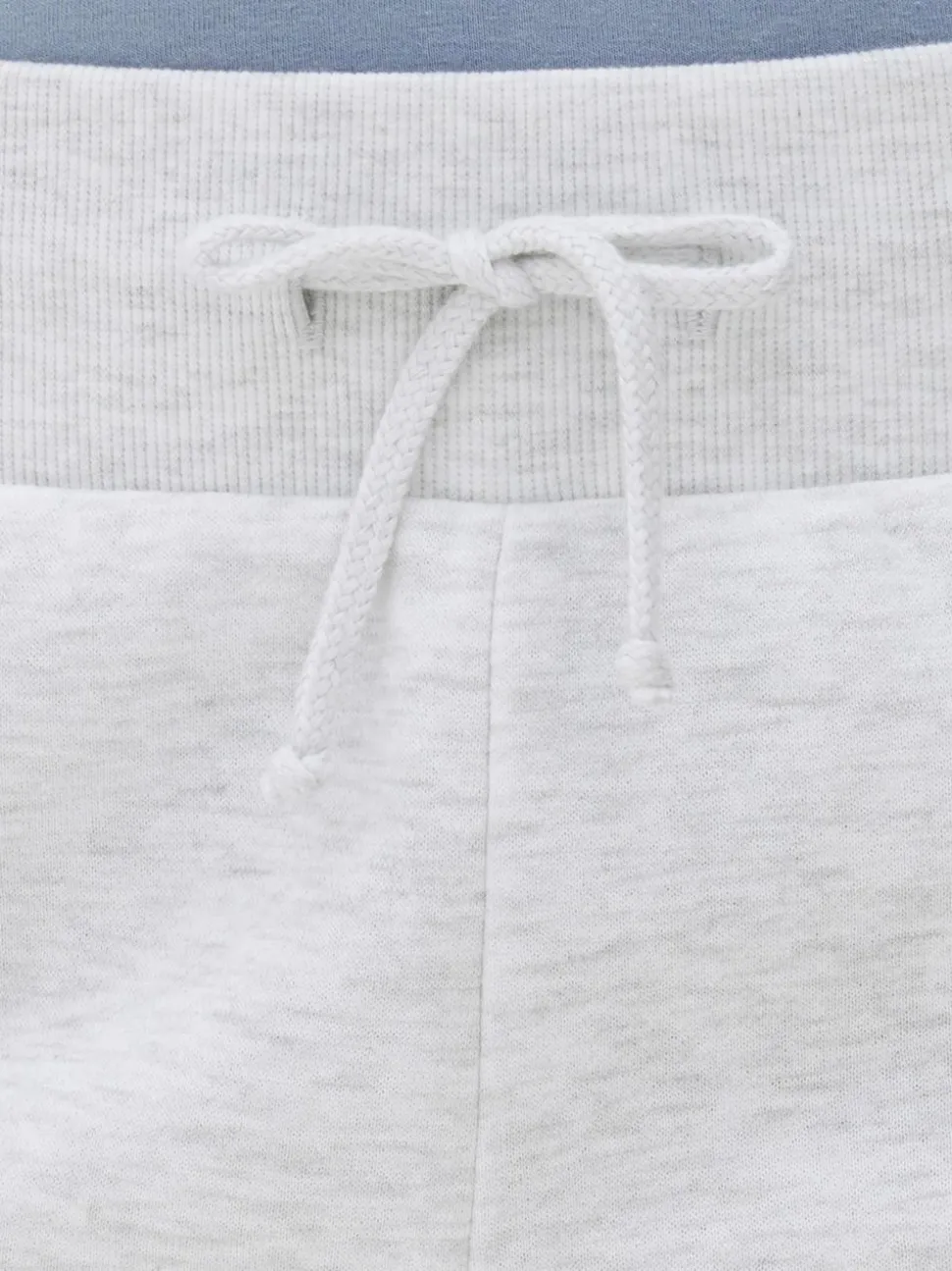 Wąskie spodnie dresowe ściągane sznurkiem