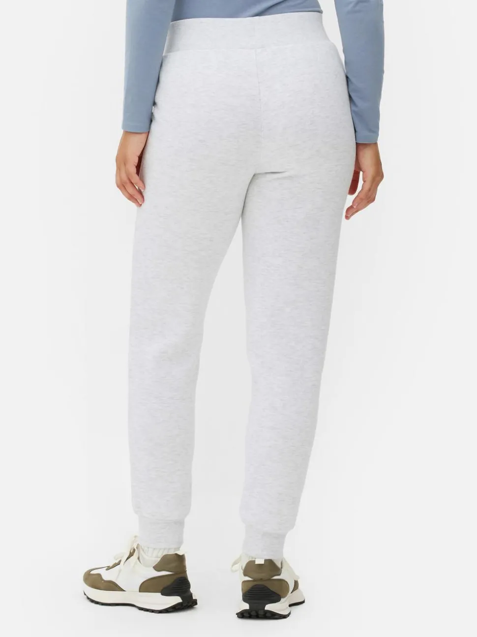 Wąskie spodnie dresowe ściągane sznurkiem