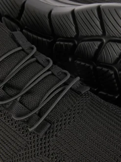 Wsuwane buty sportowe z siateczki