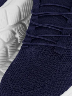 Wsuwane buty sportowe z siateczki