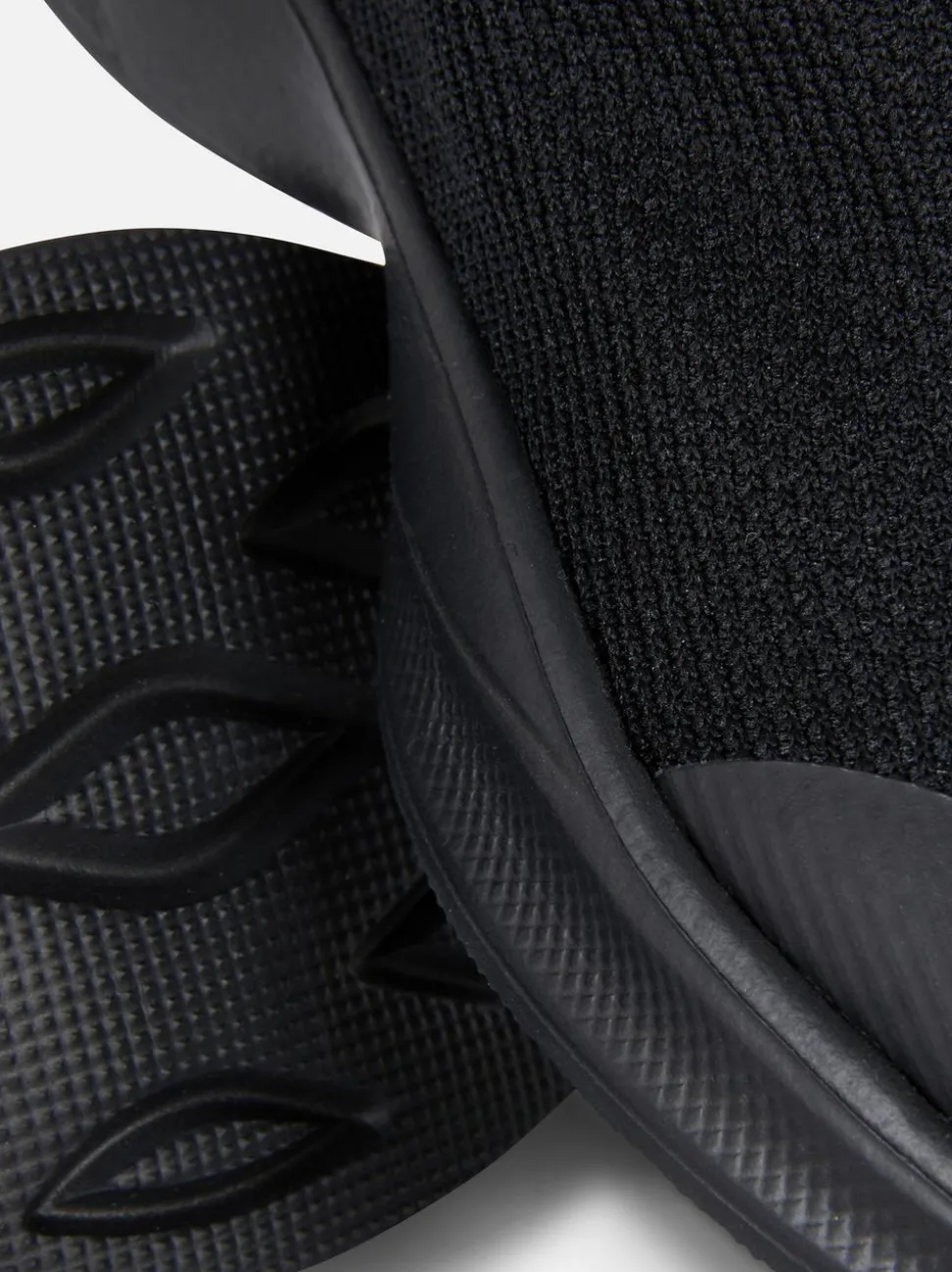 Wsuwane buty sportowe z tkaniny