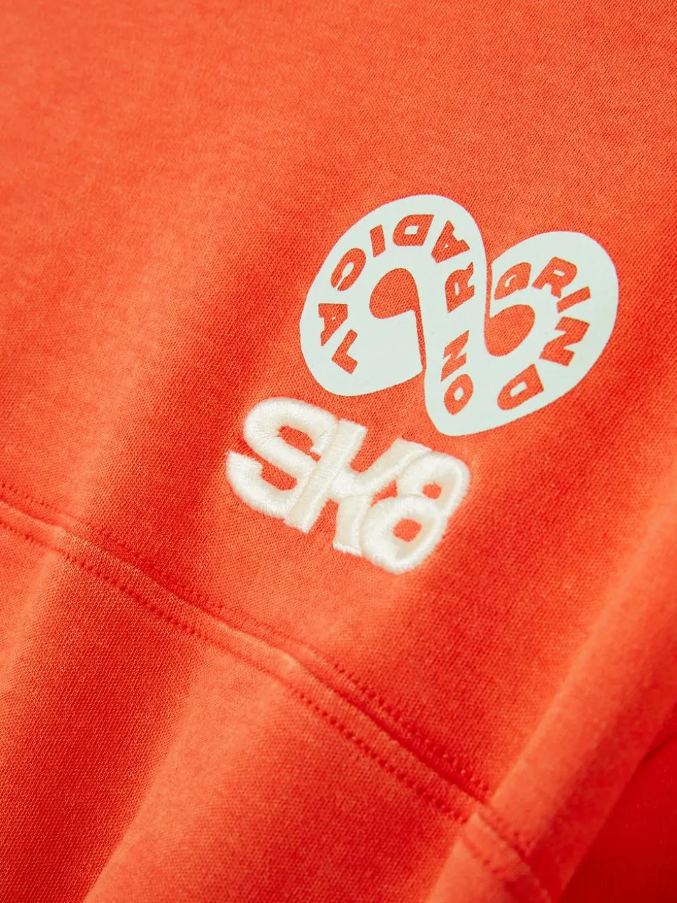 Wyszywany T-shirt SK8