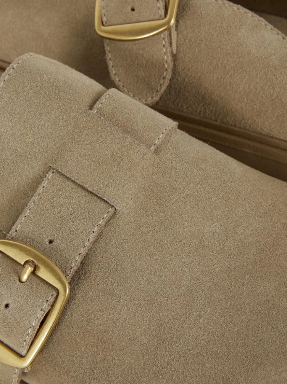 Zamszowe chodaki z klamrą The Edit