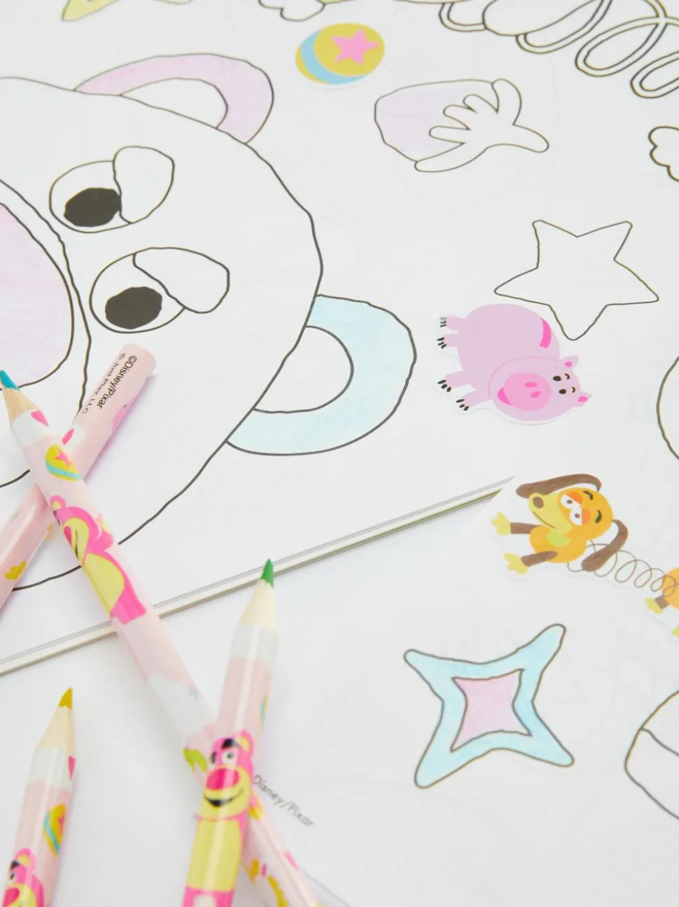 Zestaw przyborów z motywem Misia Tulisia z Toy Story