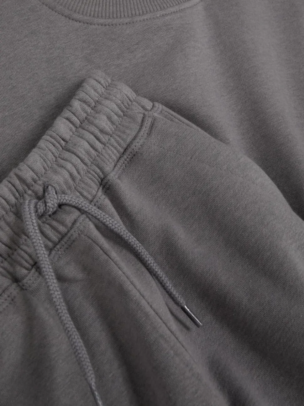 Zestaw z bluzą i spodniami dresowymi