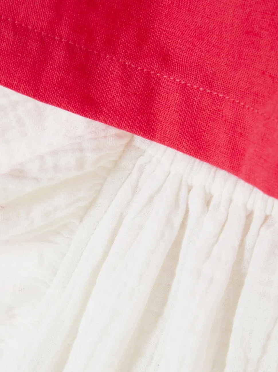 Zestaw z szydełkową bluzką i szortami