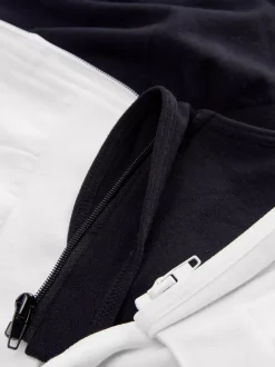 2 biustonosze dla amazonek z suwakiem, kampania nt. raka piersi