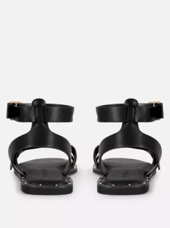 Asymetryczne sandały ze sztucznej skóry z ćwiekami